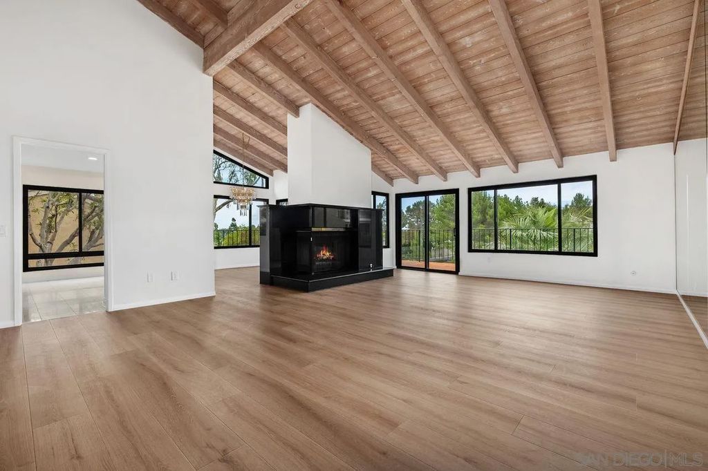 Photo of 2509 Caminito Muirfield, La Jolla, CA 92037 (MLS # 260016231)