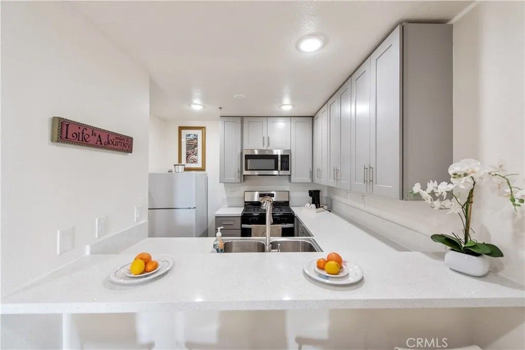 Photo of 450 E 4th St #416, Santa Ana, CA 92701 (MLS # OC26067036)