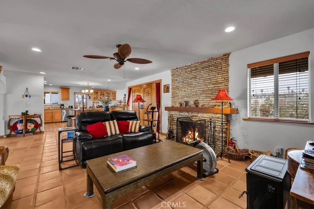 74784 Foothill Drive