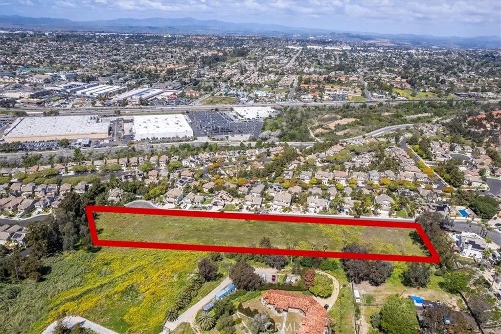 Photo of 1863 Sunset Dr, Vista, CA 92081 (MLS # SW25197801)