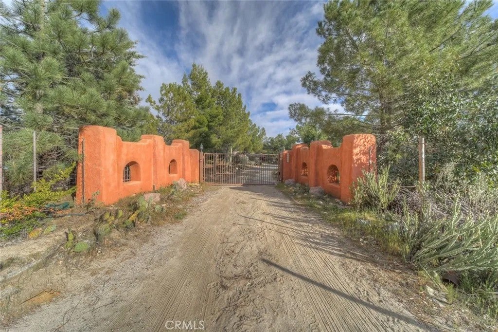 Photo of 37440 Old Forest, Anza, CA 92539 (MLS # SW26080181)