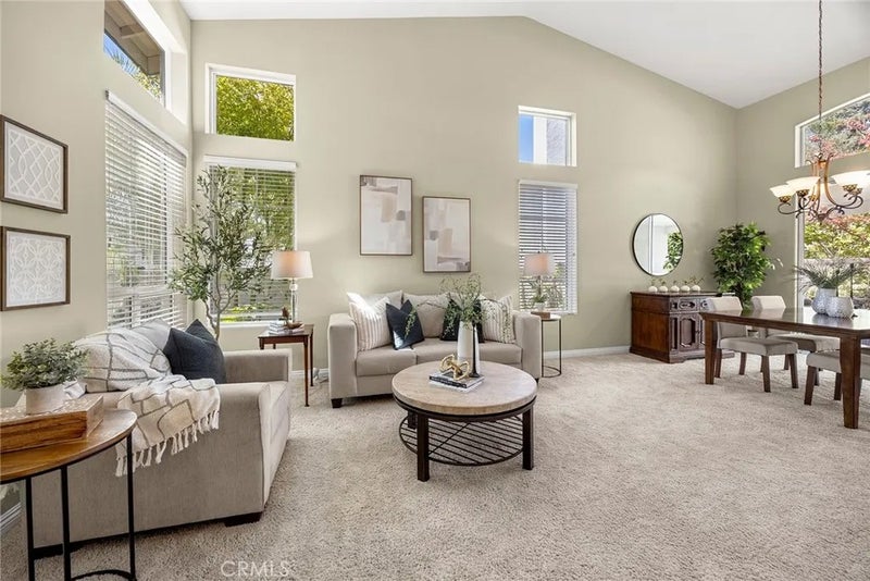 984 S Creekview