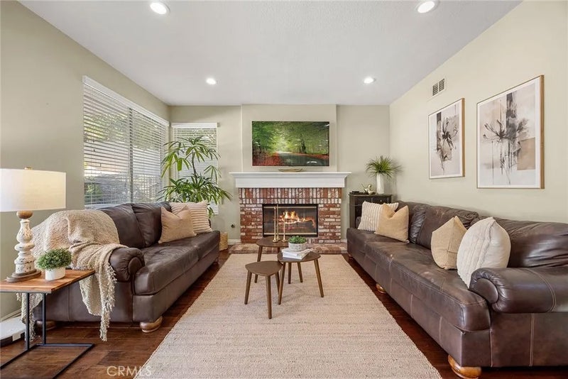 984 S Creekview