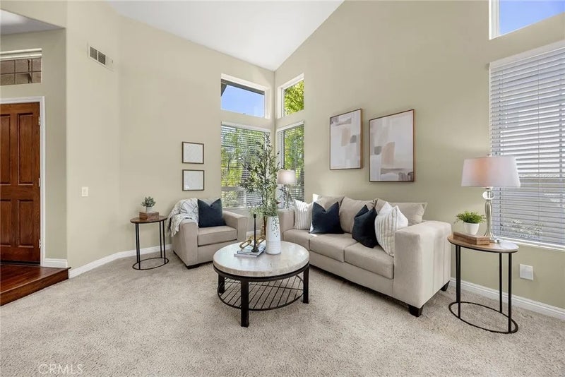 984 S Creekview