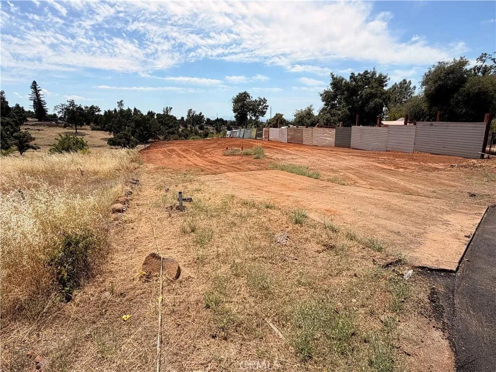 Photo of 76 Grinding Rock Rd, Paradise, CA 95969 (MLS # SN26150836)