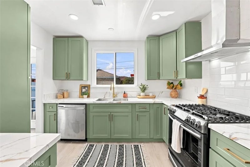 2516 W 164th