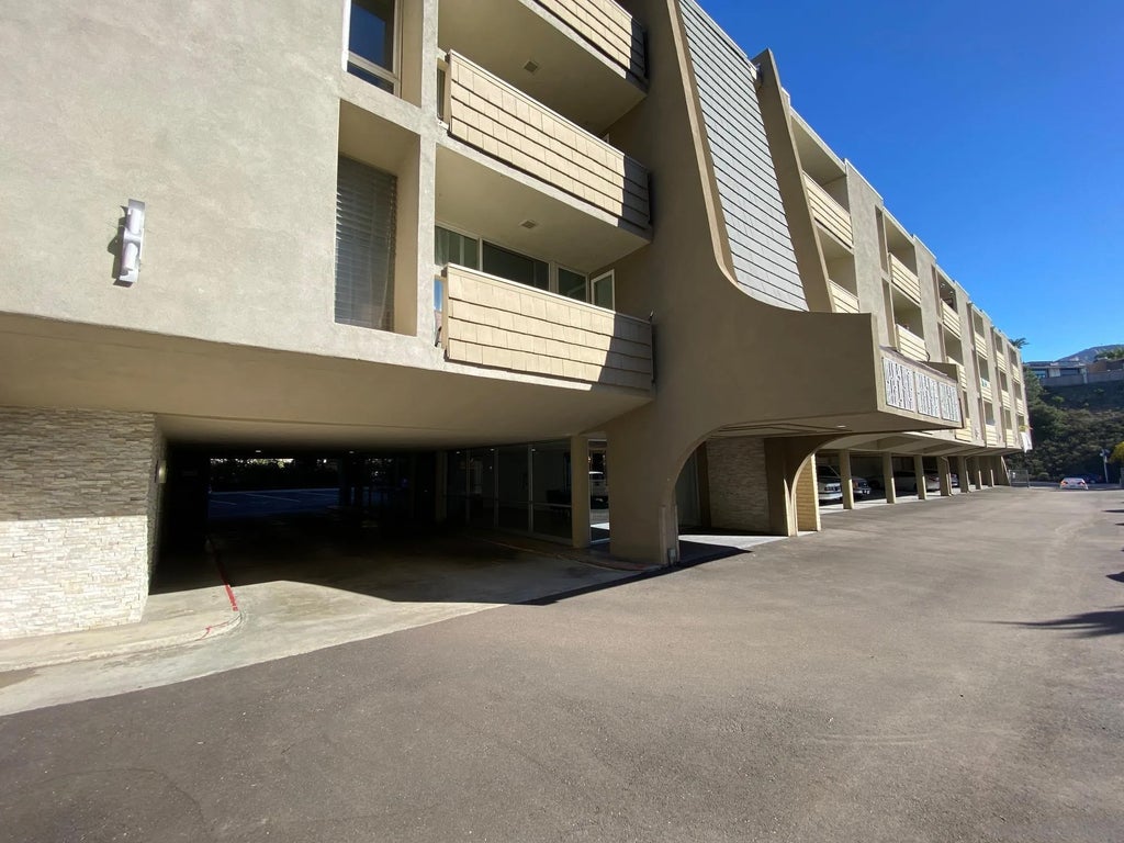 Photo of 2510 Torrey Pines Rd #211, La Jolla, CA 92037 (MLS # 260022128)