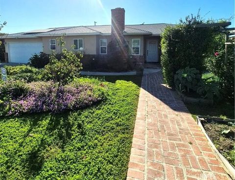 Photo of 639 N Carleton Ave, Anaheim, CA 92801 (MLS # OC26050120)