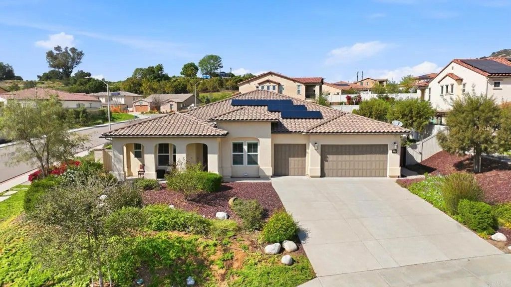 Photo of 1209 Pfeiler Place, Escondido, CA 92026 (MLS # NDP2602197)