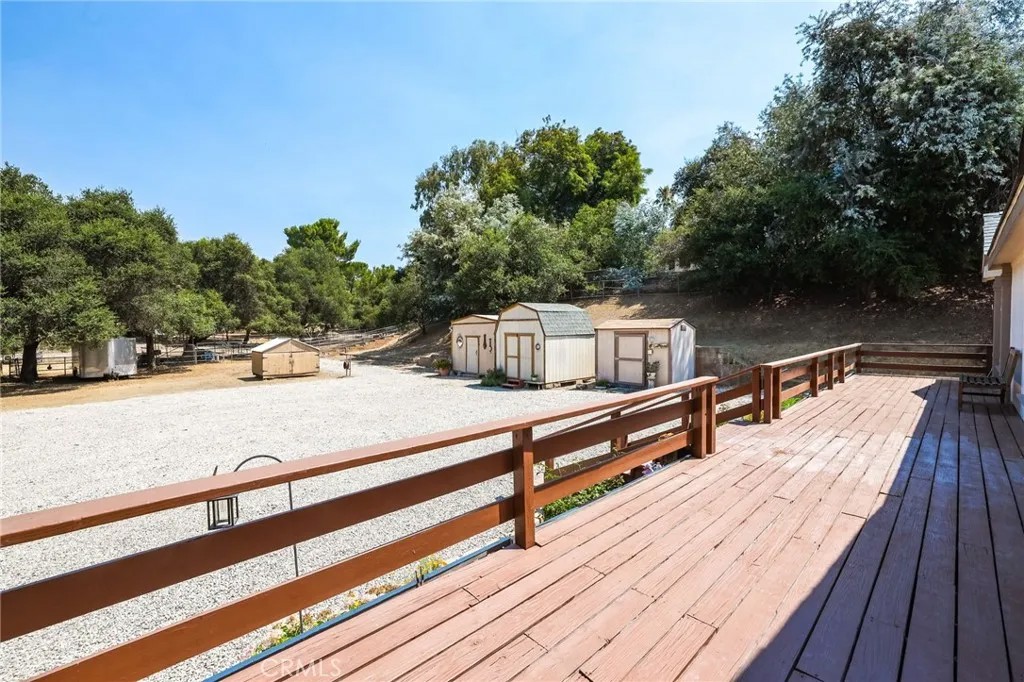 10880 Fox Springs Road