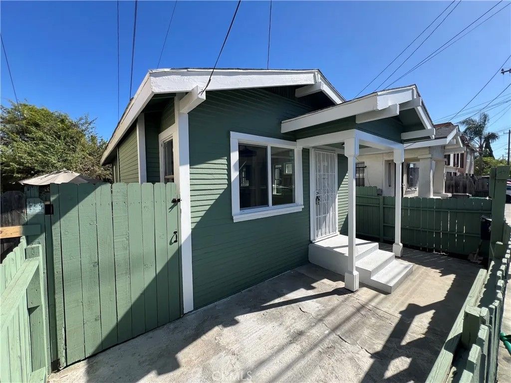 Photo of 1084 N Almond Court, Long Beach, CA 90813 (MLS # RS25252249)
