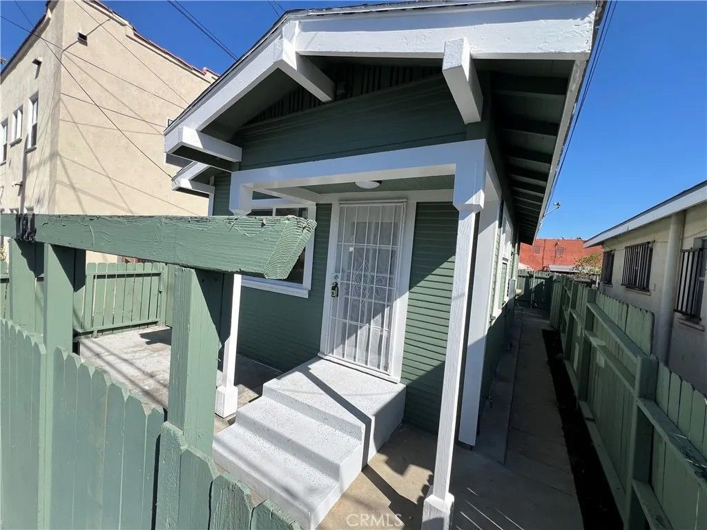 Photo of 1084 N Almond Court, Long Beach, CA 90813 (MLS # RS25252249)