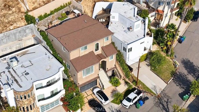 4228 Canoga Drive