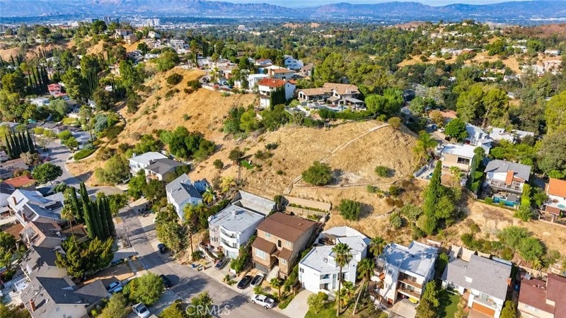 4228 Canoga Drive