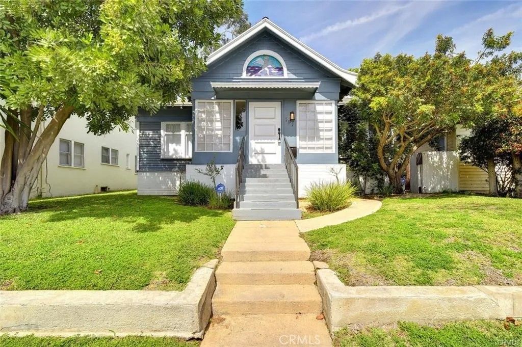 Photo of 757 N Loma Vista, Long Beach, CA 90813 (MLS # PW26042428)