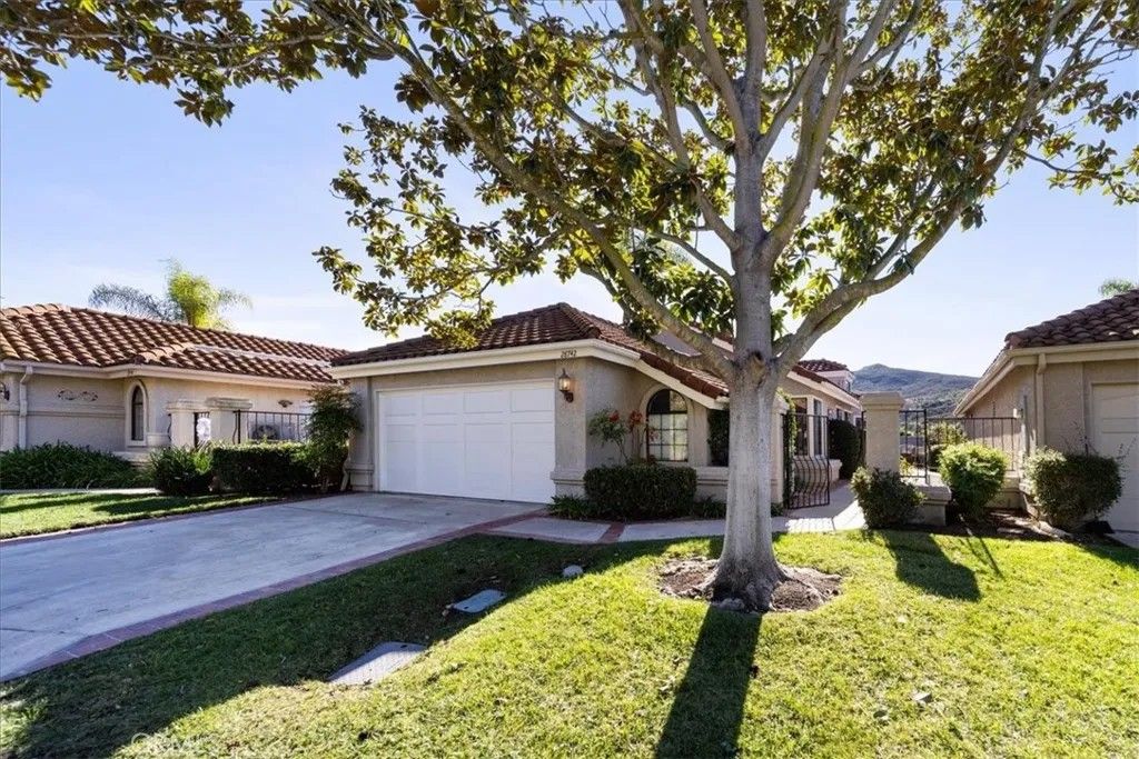 Photo of 28742 Vista Valley Drive, Vista, CA 92084 (MLS # SW25281695)