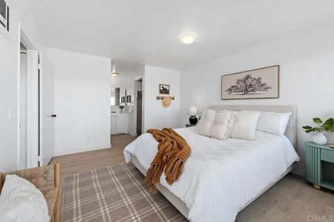Tiny photo for 2925 Cowley Way #B, Clairemont, CA 92117 (MLS # NDP2510223)