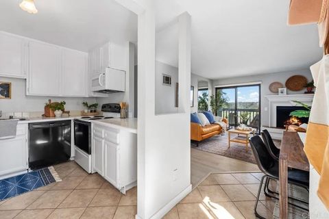 Tiny photo for 2925 Cowley Way #B, Clairemont, CA 92117 (MLS # NDP2510223)