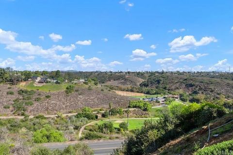 Tiny photo for 2925 Cowley Way #B, Clairemont, CA 92117 (MLS # NDP2510223)