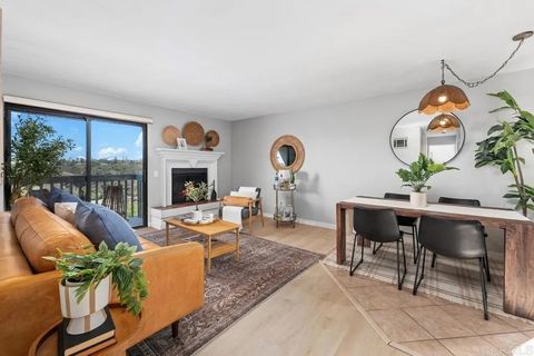 Tiny photo for 2925 Cowley Way #B, Clairemont, CA 92117 (MLS # NDP2510223)