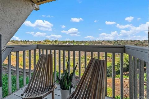 Tiny photo for 2925 Cowley Way #B, Clairemont, CA 92117 (MLS # NDP2510223)