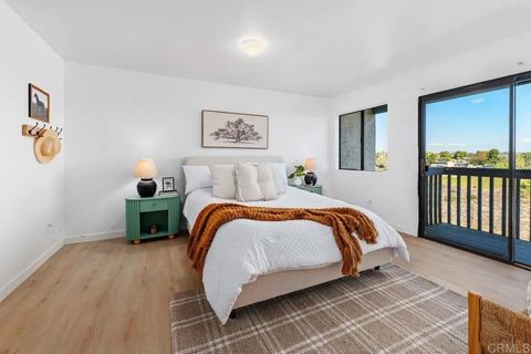 Tiny photo for 2925 Cowley Way #B, Clairemont, CA 92117 (MLS # NDP2510223)