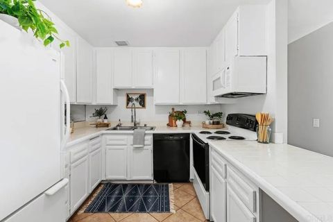 Tiny photo for 2925 Cowley Way #B, Clairemont, CA 92117 (MLS # NDP2510223)