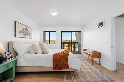 Tiny photo for 2925 Cowley Way #B, Clairemont, CA 92117 (MLS # NDP2510223)