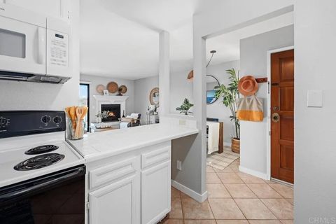 Tiny photo for 2925 Cowley Way #B, Clairemont, CA 92117 (MLS # NDP2510223)