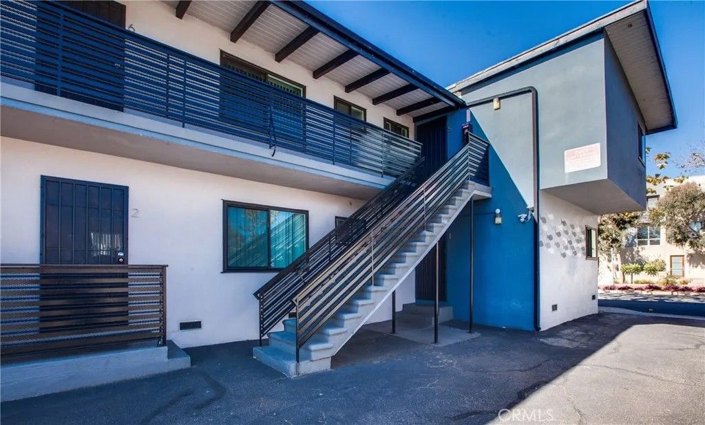 Photo of 1024 Pico Boulevard, Santa Monica, CA 90405 (MLS # SB26042958)