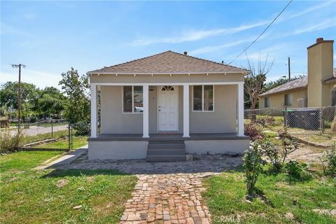 Photo of 410 W M Street, Colton, CA 92324 (MLS # IV26059612)