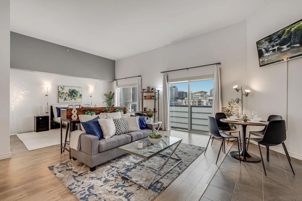 Photo of 550 15th St #809, San Diego, CA 92101 (MLS # 2600567)