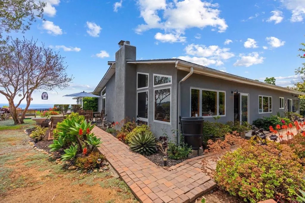 764 E Solana Circle