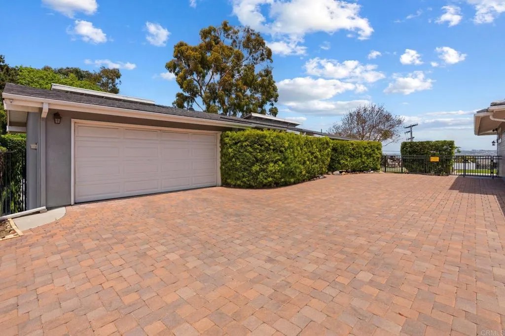 764 E Solana Circle
