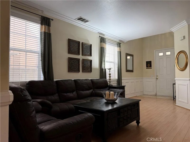 4237 Walnut