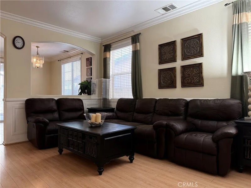 4237 Walnut
