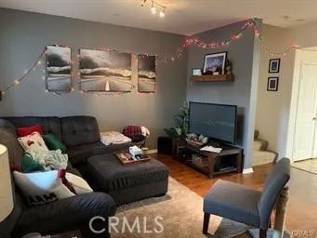 Photo of 427 Flathead River Street, Oxnard, CA 93036 (MLS # SR26022326)