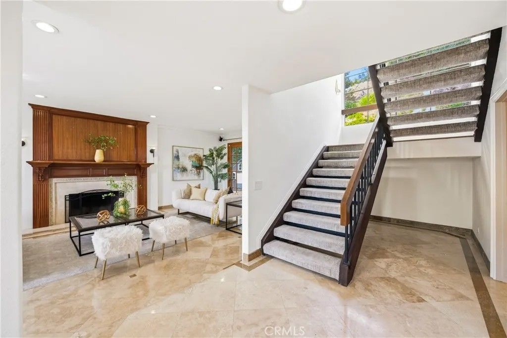 Photo of 2044 Calle Yucca, Thousand Oaks, CA 91360 (MLS # SR26060456)