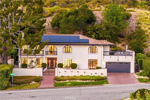 Photo of 2044 Calle Yucca, Thousand Oaks, CA 91360 (MLS # SR26060456)