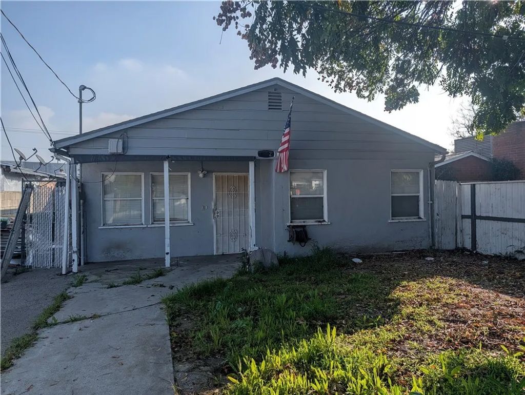 Photo of 6742 Nagle, Van Nuys, CA 91401 (MLS # SR26015916)