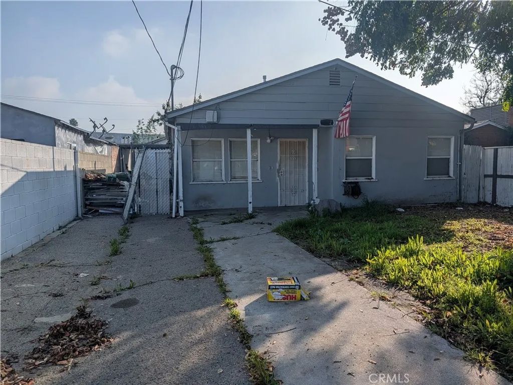Photo of 6742 Nagle, Van Nuys, CA 91401 (MLS # SR26015916)