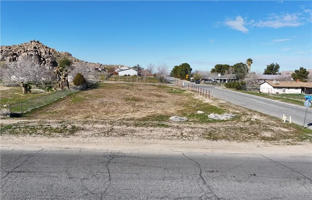 Photo of 0 174th St E, Palmdale, CA 93591 (MLS # IV26017611)