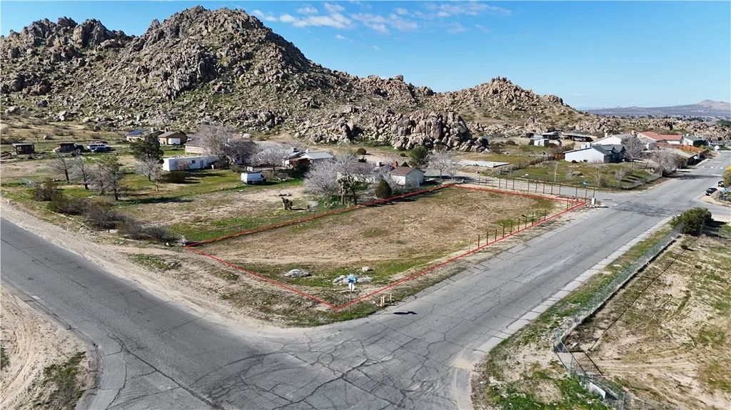 Photo of 0 174th St E, Palmdale, CA 93591 (MLS # IV26017611)