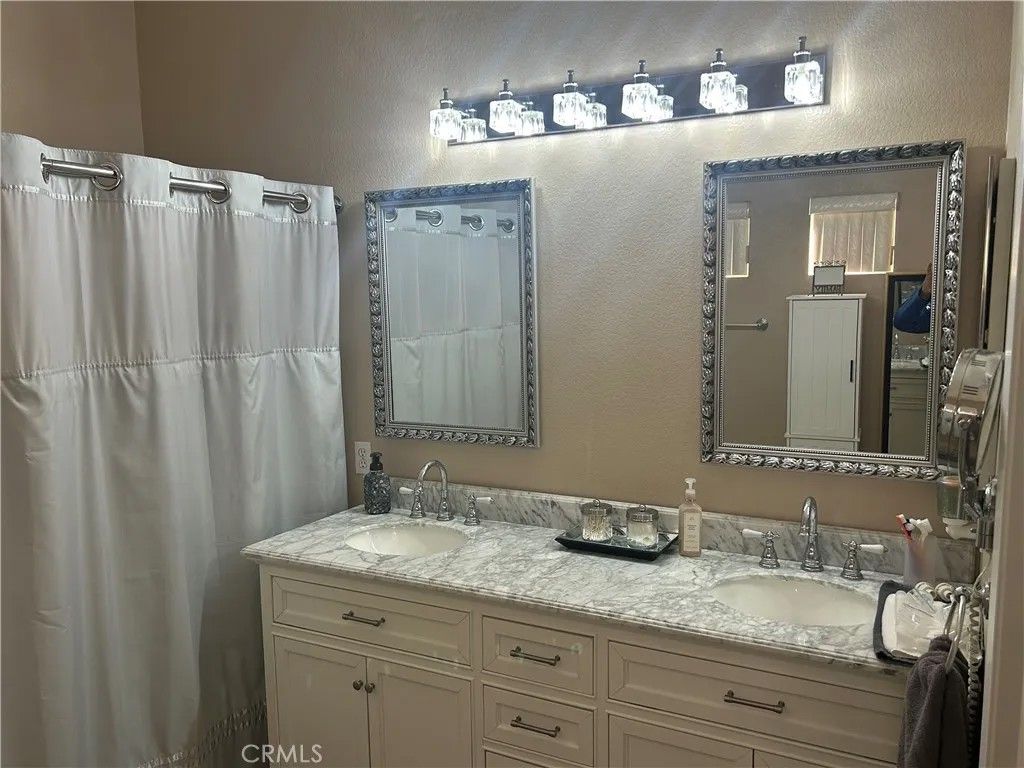 Photo of 3918 Parkridge Ave, Rosamond, CA 93560 (MLS # IV26023590)