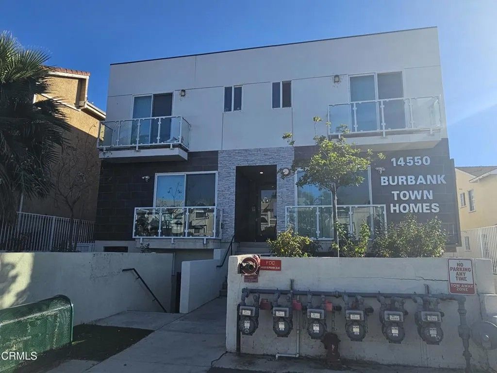 Photo of 14550 Burbank Boulevard #105, Sherman Oaks, CA 91411 (MLS # P1-25546)