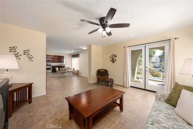 238 Paseo Gregario