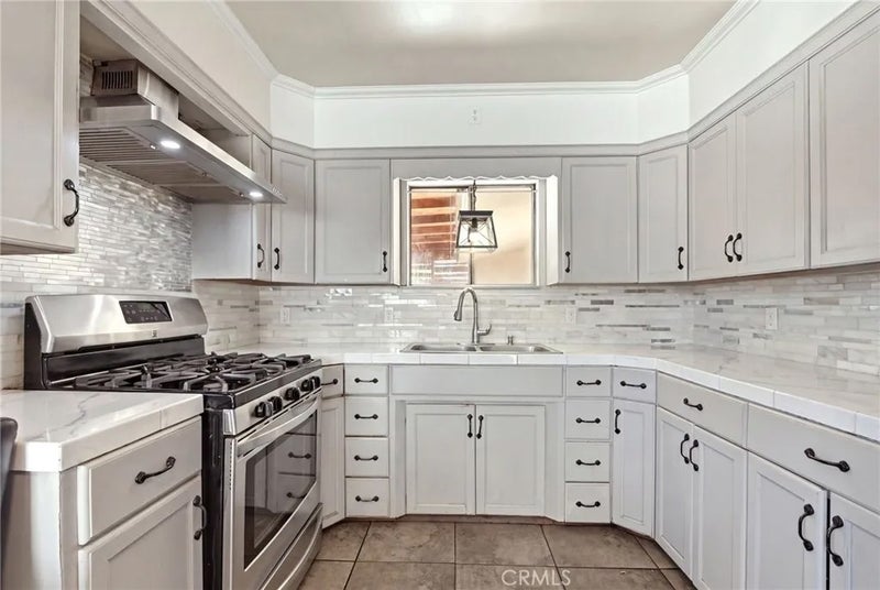 17651 Santa Ana