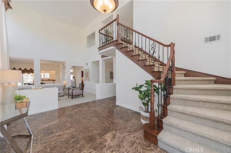 5225 Avenida De Kristine