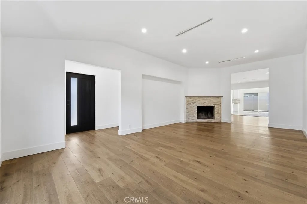 6015 Laurelgrove