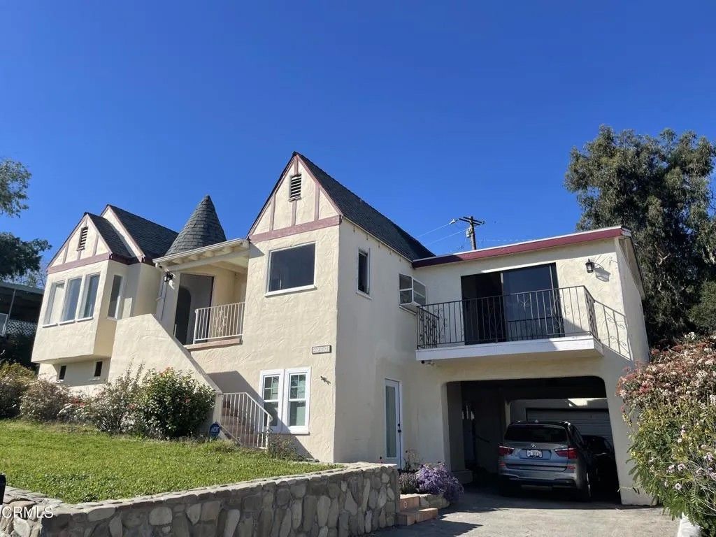 Photo of 2371 Foster Avenue, Ventura, CA 93001 (MLS # V1-34970)